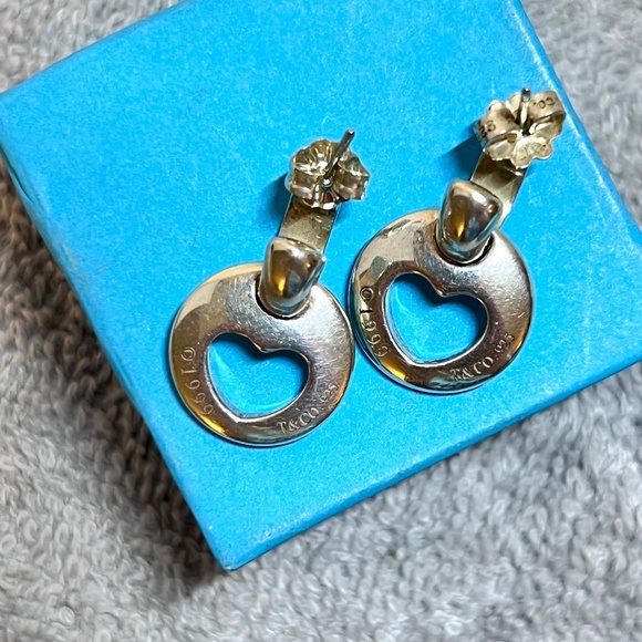 Tiffany & Co earrings.  1999 discontinued sterling silver, removable open heart - Picture 4 of 6